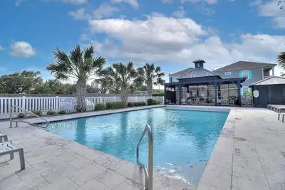 Image de Pier access! Beautiful pool! 3 bedroom, 2. 5 bathroom home in Rockport!