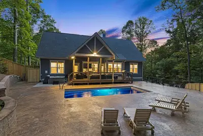 Image de Pools of Sunshine by Carolina Mornings | Pool, Hot Tub♨️ & Views +Biltmore Pass