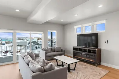Image de Harbor Haven at Lochwood (Sleeps 20) Hot Tub, Luxury, Family, Marina, Fun
