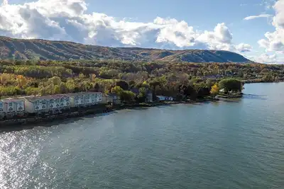 Image de Stunning Georgian Bay Waterfront Within the Blue Mountains