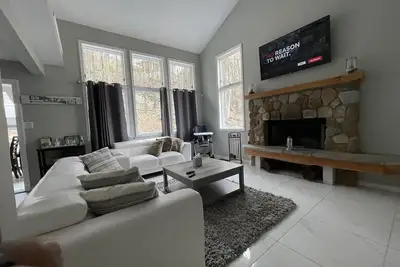 Image de Lovely and modern townhouse in Lake Harmony