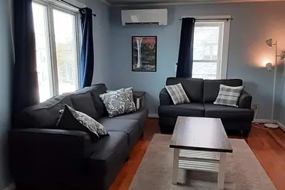 Image de Waldheim Cottage: In-town bar Harbor Hideaway