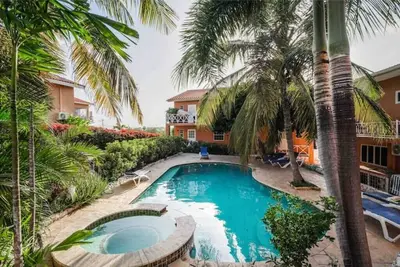 Image de Botanical Apartment -Central Boho style w/ 2 pools