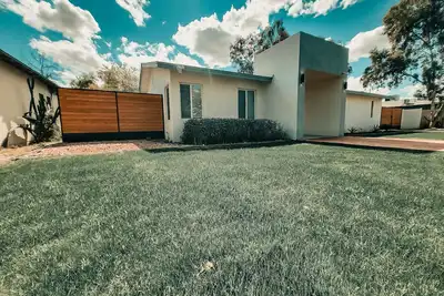 Image de Modern Luxury Home • Hot Tub • 10 Min to Downtown Phx