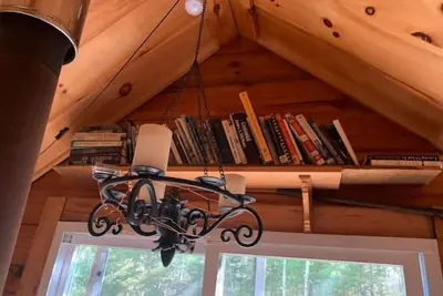 Image de Off-grid Sunrise Cabin in the Woods