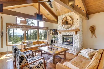 Image de Ski-In/Ski-Out Whitefish Duplex w/ Hot Tub!