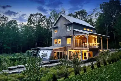 Image de Chalet sur 2 étages au pied du Mt-Shefford