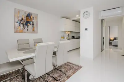 Image de Appartement de deux chambres avec la terrasse Vir (A-21084-b)