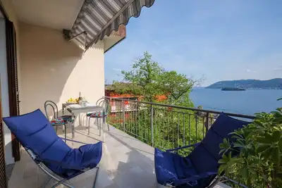 2½-zimmer-wohnung mit Balkon mit Seesicht und Parkplatz