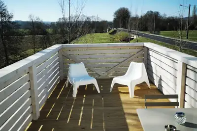 Image de Appartement 'Activités Et Nature Appartement' avec terrasse privée, Wi-Fi et climatisation