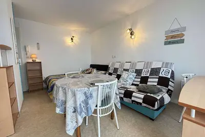 Image de Studio avec Terrasse, Piscine et Proximité Plage aux Minimes, La Rochelle