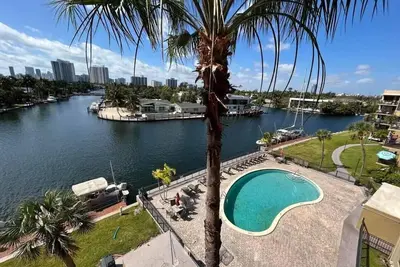 Image de Beautiful  Water view golden isles