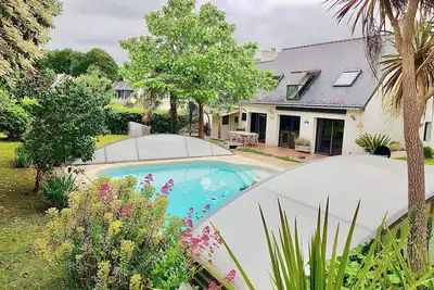 Image de Maison de luxe à Guidel avec piscine, jacuzzi et brasero