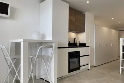 Image de Studio cabine avec terrasse, piscine et parking près de la plage Cannes la Bocca