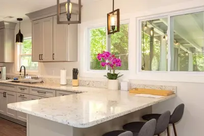 Image de Enjoy the Hot Tub at this Pet-friendly Home in Black Mountain