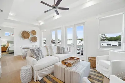 Image de 30a Salty Dog Sea Cottage - Dog Friendly, Golf Cart, 4 Bikes, 2 Pools, Sleeps 6