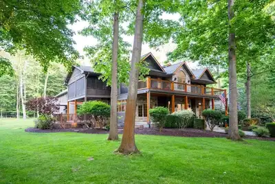 Image de Fennville Stunner! Hot tub, Theatre, Assoc Lake Mi Beach