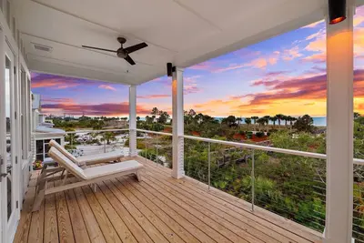 Image de Fall Availability! 100 steps to the Water! Walkable to Main Street! Beach Boardwalk!