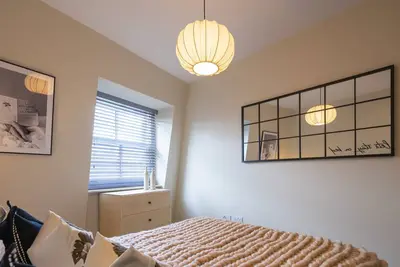 Image de Super Vibrant 2 Bedroom With Parking