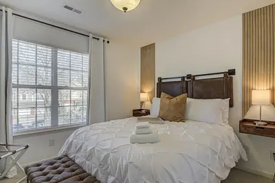 Image de The Cozy Daydream - Pool Access - 7 miles to Pti Airport