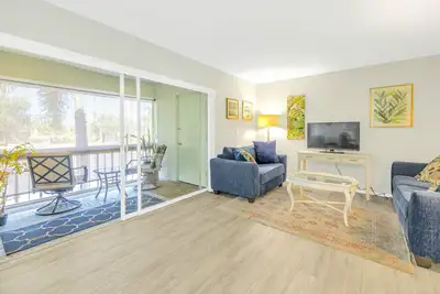 Image de Gertrude Siesta | Budget Friendly, Private Patio, 5-min to Beach, 1-min to Dining & Entertainment!