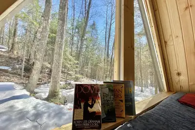 Image de Hike-in, Off-Grid Camping: an A-frame Cabin