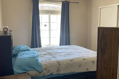 Image de Room Only! ! ! ! Safe, family oriented neighborhood.