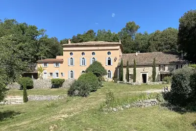 Image de Séjour en Provence jusqu'à 18 personnes à 35 min des plages!