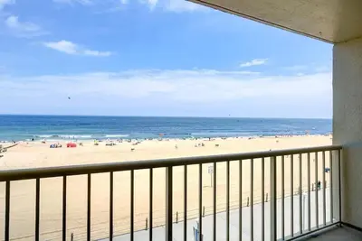 Image de Beachfront Resort! ! 1 Bedroom Oceanfront room at Beach Quarters Resort