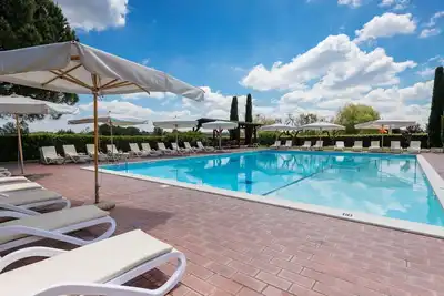 Image de Joli appartement pour 5 personnes avec Wifi, piscine, climatisation, Tv, patio et parking