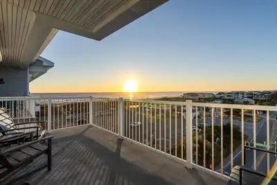 Image de Beachfront Penthouse! 4Bd/3Bth