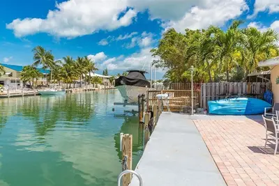 Image de Keys Dream~ 37' Dock, Kayaks, Beach Club Included!