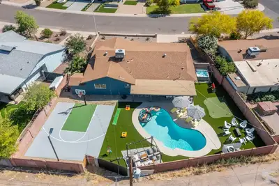 Image de Old Town Cowboy Saloon, Heated Pool, Basketball