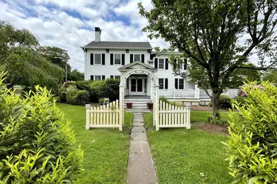 Image de Charming Spring Lake Victorian Home - Sleeps 12