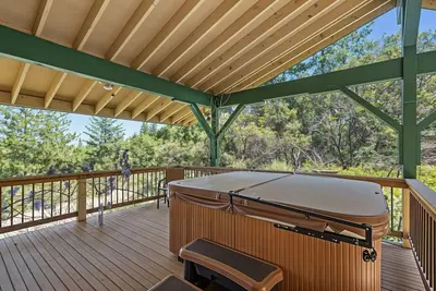 Image de Heavenly Hilltop - 3-Level Home with Game Room by Yosemite Region Resorts