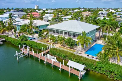 Image de Walk to Beach, 90’ Dock, Huge Pool, Lux Home
