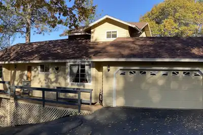 Image de A serene getaway w/WiFi, central Ac, deck & woods