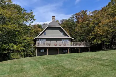Image de 4br, 3. 5 bath. Kid-friendly full home rental with Hot Tub, and an Amazing view.