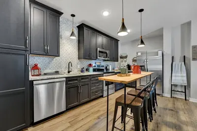Image de Comfy Cottage Walking Steps From Shopping\/Dining\/Taproom\/Spa
