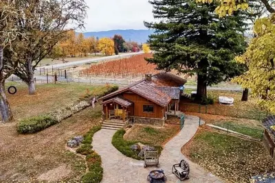 Image de Charming Vineyard Estate