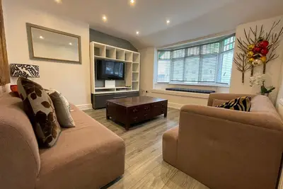 Image de Spacious Apartment. Great Town Centre Location. Near Shakespeare's Birthplace