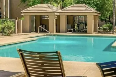 Image de Amazing location and views in Old Town Scottsdale