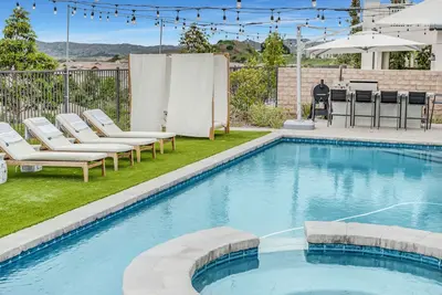 Image de Resort-like residence with pool, jacuzzi, sauna, ocean breeze & amazing sunsets