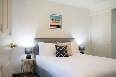 Image de Homely Unit Near the City with Parking & Wifi