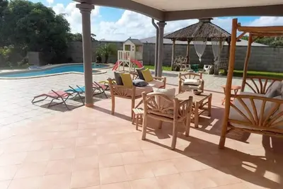 Image de Villa entre ville et campagne avec très grande terrasse