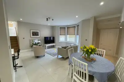 Image de Beautifully Appointed One Bed Apartment. Near Richmond Park, and Kew Gardens