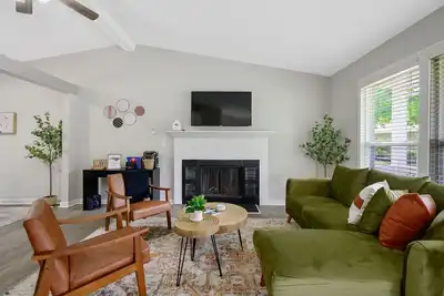 Image de Renovated, Family-Friendly 4br Retreat in Quiet Cul-de-sac. Usa Baseball!
