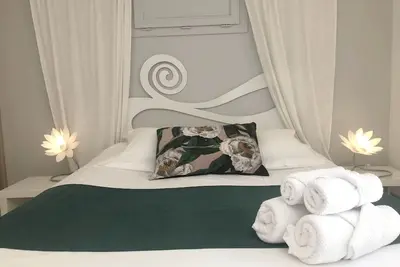 Image de Apartment-Standard-Ensuite with Shower-Terrace-T2