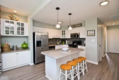 Image de New! Beautiful condo with ocean views