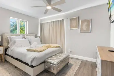 Image de 3 Bed house with huge yard and hot tub!